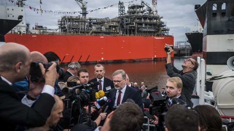 Český premiér Petr Fiala (ODS) při zahájení fungování LNG terminálu v Nizozemí, 8. září 2022. © EPA-EFE/SIESE VEENSTRA